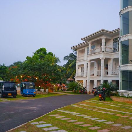 White Land City Hotel Dambulla Kültér fotó